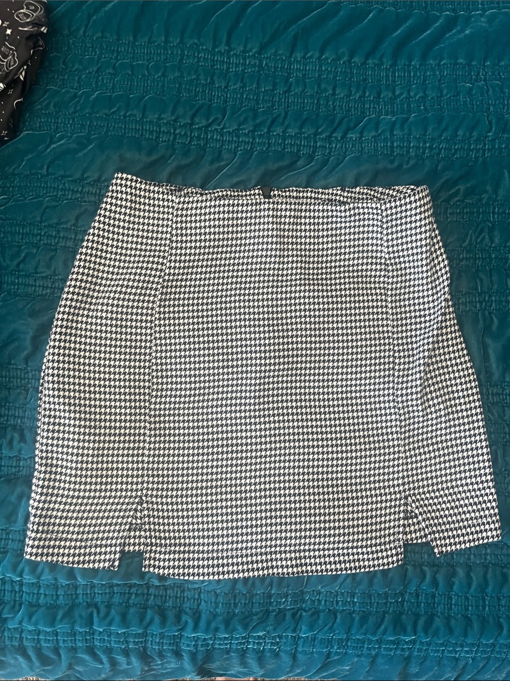love on a hanger Black & White Houndstooth Mini Skirt
